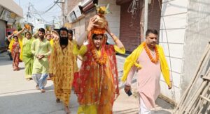 कृष्ण वैदिक ज्योतिष संस्थान पर कलश यात्रा के साथ शुरू हुआ तीन दिवसीय माँ बगलामुखी जयंती महोत्सव 2 IMG 20220507 WA0101