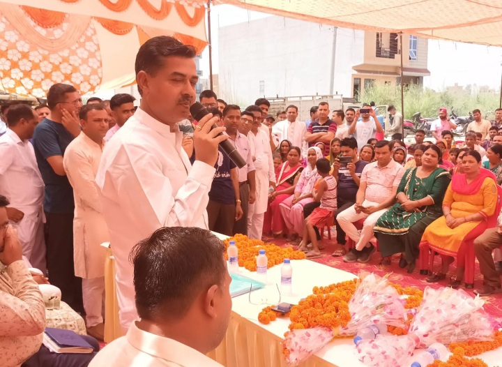रानीपुर विधायक आदेश चौहान के द्वारा आज विकासखंड बहादराबाद के ग्राम सलेमपुर महदूद में 10 करोड़ 43 लाख रुपए की लागत से होने वाली पेयजल योजना का भूमि पूजन कर किया गया शिलान्यास। 1 Screenshot 20220613 092556 WhatsApp
