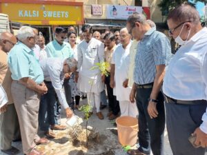 रानीपुर विधायक आदेश चौहान ने हरेला पर्व के मौके पर वृक्षारोपण कार्यक्रम में किया प्रतिभाग। 2 IMG 20220716 WA0420