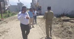 अवैध खनन पर जिला खनन अधिकारी रवि नेगी के नेतृत्व में खनन विभाग की संयुक्त टीम ने नदी से होने वाले अवैध खनन और भराव का निरीक्षण कर कार्यवाही करने को कहा। 2 अवैध खनन पर जिला खनन अधिकारी रवि नेगी के नेतृत्व में खनन विभाग की संयुक्त टीम ने नदी से होने वाले अवैध खनन और भराव का निरीक्षण कर कार्यवाही करने को कहा।