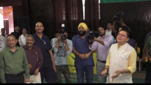 मुख्यमंत्री पुष्कर सिंह धामी पहुंचे परेड मैदान स्थित बहुदेशीय बैडमिंटन क्रीड़ा हॉल में, 20वीं उत्तराखंड स्टेट सीनियर बैटमिंटन चैंपियनशिप 2022 का किया शुभारंभ, 5 Screenshot 20220818 170533 WhatsApp