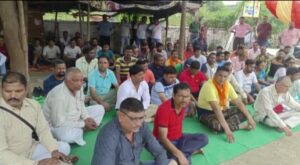 नवोदय नगर में हुई मारपीट के मामले में रहवासियों ने आरोपियों की गिरफ्तारी की मांग को लेकर दिया धरना। 2 Screenshot 20220831 113319 WhatsApp