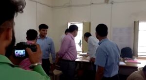 6 से 8 सितंबर तक भरे जाएंगे नामांकन, पत्र ऐसे में जिलाधिकारी पहुंचे ब्लॉक बहादराबाद ,किया नामांकन स्थल पर व्यवस्थाओं का निरीक्षण। 2 Screenshot 20220906 192535 WhatsApp 2