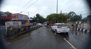 प्रदेश भर में लगातार हो रही बारिश बनी लोगों के लिए परेशानी, सड़कें हुई जलमग्न और जन जीवन हुआ अस्त व्यस्त। 2 Screenshot 20220915 123504 WhatsApp