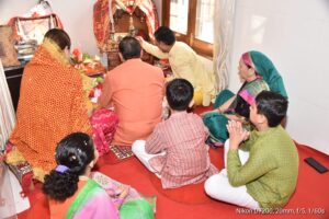 आज शारदीय नवरात्र की नवमी के पावन अवसर पर मुख्यमंत्री पुष्कर सिंह धामी ने मुख्यमंत्री आवास में और फिर भाजपा कार्यालय में किया पूरे विधि विधान के साथ कन्या पूजन। 2 IMG 20221004 WA0024