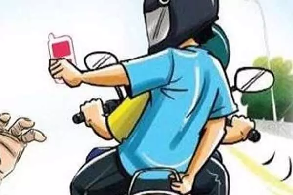 1973186 bike riders in jaipur snatched mobile phones from three people including women 73 1604908076 458285 khaskhabar