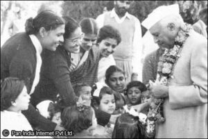 nehru and children