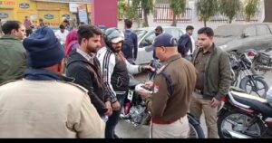 जनपद हरिद्वार में बाइक में मॉडिफाइड करने वालों की अब खैर नहीं, बुलेट से निकलने वाले कान फोड़ साउंड 4 IMG 20221203 111042