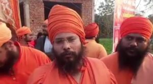 गुरु गोविंद सिंह के प्रकाश पर्व के उपलक्ष में भारी संख्या में जुटे सिख समुदाय के लोग लाठी तलवारबजी चक्र घुमाकर प्राचीन युद्ध कला को किया प्रदर्शित। 3 Screenshot 20221219 092613 WhatsApp