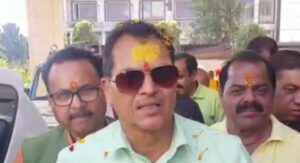 धर्मनगरी हरिद्वार में होली के रंग में कैबिनेट मंत्री और पूर्व मुख्यमंत्री चार धाम यात्रा को लेकर आरोप-प्रत्यारोप 2 धर्मनगरी हरिद्वार में होली के रंग में कैबिनेट मंत्री और पूर्व मुख्यमंत्री चार धाम यात्रा को लेकर आरोप-प्रत्यारोप