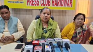 हरिद्वार में बिजली के स्मार्ट मीटर और सरचार्ज के विरोध को लेकर हरिद्वार ग्रामीण विधानसभा में कांग्रेस जन जागरूकता रैली निकाल रही