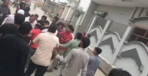 मां को दफनाकर लौट रहे बाप-बेटे पर हमला दबंगों की दबंगई से गांव में दहशत