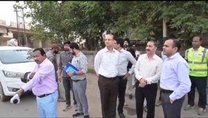 जिलाधिकारी ने किया फ्लाईओवर का स्थलीय निरीक्षण, 30 जून की डेडलाइन।