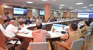 कुंभ 2027 की तैयारियों ने पकड़ी रफ्तार, आयुक्त आनंद स्वरूप ने अधिकारियों को दिए सख्त निर्देश।