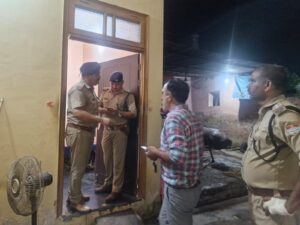 पुरानी रंजिश में प्रधान पति ने सगे भाई पर लाइसेंसी पिस्टल से झोंकी गोली- हालत गंभीर,पुलिस आरोपी की तलाश में जुटी 2 पुरानी रंजिश में प्रधान पति ने सगे भाई पर लाइसेंसी पिस्टल से झोंकी गोली- हालत गंभीर,पुलिस आरोपी की तलाश में जुटी