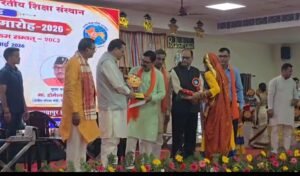 रुड़की पहुंचे मुख्यमंत्री धामी, शिक्षा को दी नई सौगात प्रतिभाओं का किया सम्मान 2 रुड़की पहुंचे मुख्यमंत्री धामी, शिक्षा को दी नई सौगात प्रतिभाओं का किया सम्मान